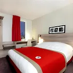 Ibis Styles Versailles Quentin En Yvelines Hotel 3*