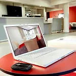Ibis Styles Versailles Quentin En Yvelines Hotel 3*