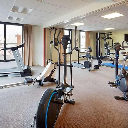 ホテル Ibis Styles Versailles Quentin En Yvelines 3*