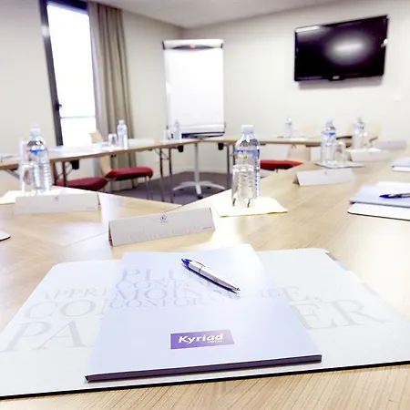 ホテル Ibis Styles Versailles Quentin En Yvelines 3*