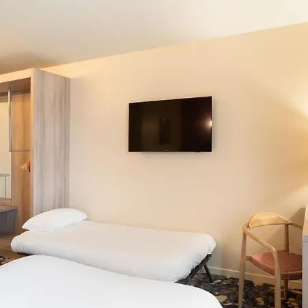 Ibis Styles Versailles Quentin En Yvelines Отель Сен-Сир-л'Эколь