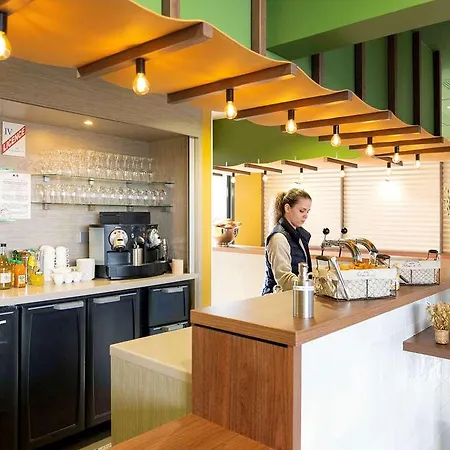 Ibis Styles Versailles Quentin En Yvelines Hotel 3*