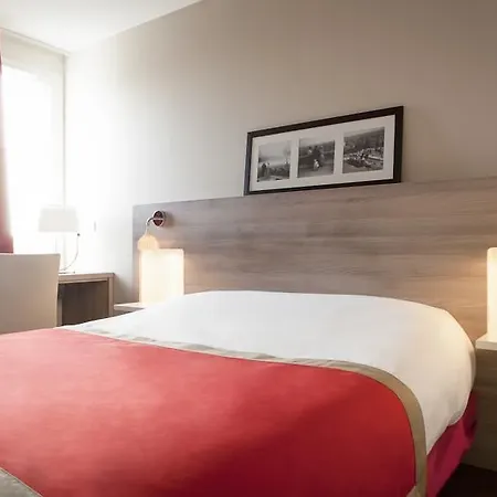 Ibis Styles Versailles Quentin En Yvelines Отель