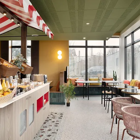 Ibis Styles Versailles Quentin En Yvelines Saint-Cyr-lʼÉcole