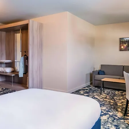 Ibis Styles Versailles Quentin En Yvelines Hotel 3*