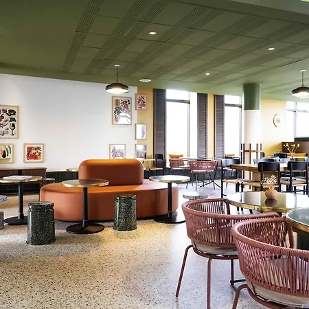 Отель Ibis Styles Versailles Quentin En Yvelines Сен-Сир-л'Эколь