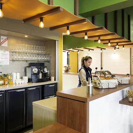Ibis Styles Versailles Quentin En Yvelines Hotel