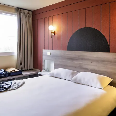 Ibis Styles Versailles Quentin En Yvelines Saint-Cyr-lʼÉcole