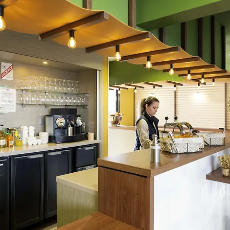 Ibis Styles Versailles Quentin En Yvelines فندق 3*