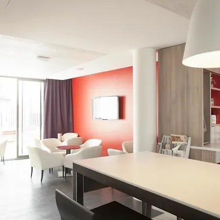 Ibis Styles Versailles Quentin En Yvelines Ξενοδοχείο