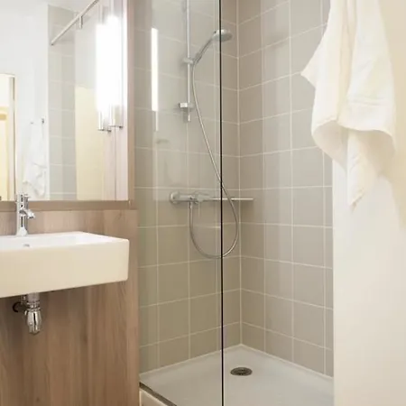 Ibis Styles Versailles Quentin En Yvelines Saint-Cyr-l'Ecole