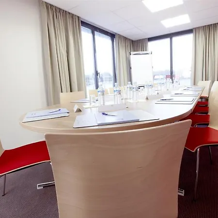 Ibis Styles Versailles Quentin En Yvelines ホテル Saint-Cyr-lʼÉcole