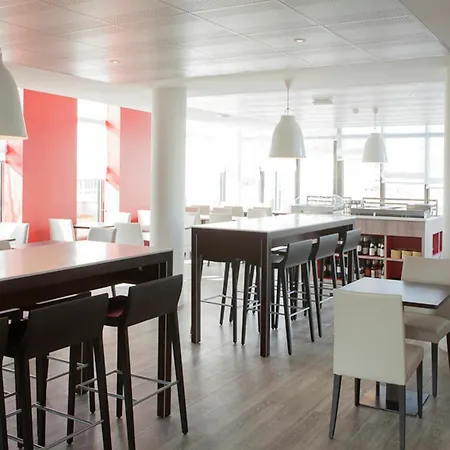 Ibis Styles Versailles Quentin En Yvelines Saint-Cyr-lʼÉcole