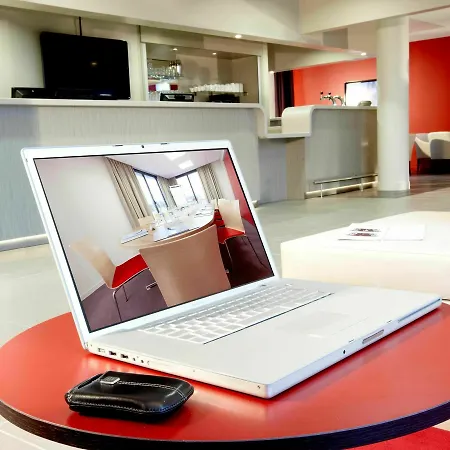 Ibis Styles Versailles Quentin En Yvelines Hotel 3*